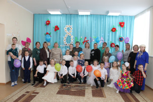 8 марта в подготовительной и логопедической группе 8 марта в подготовительной и логопедической группе.